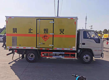 双河爆破器材运输车