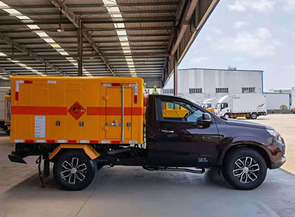 双河爆破器材运输车