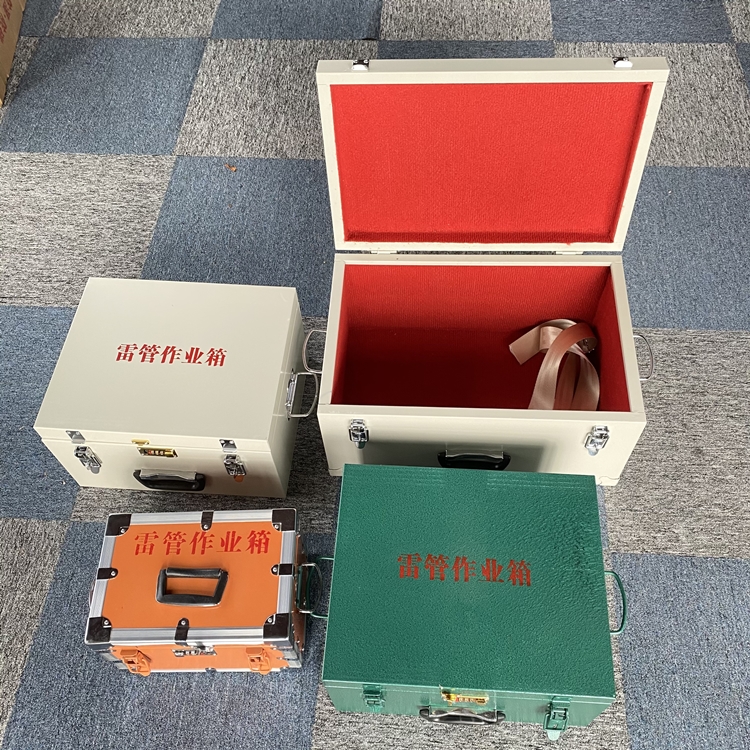 双河爆破工程作业箱如何选择？玻璃钢与传统材质的全面对比